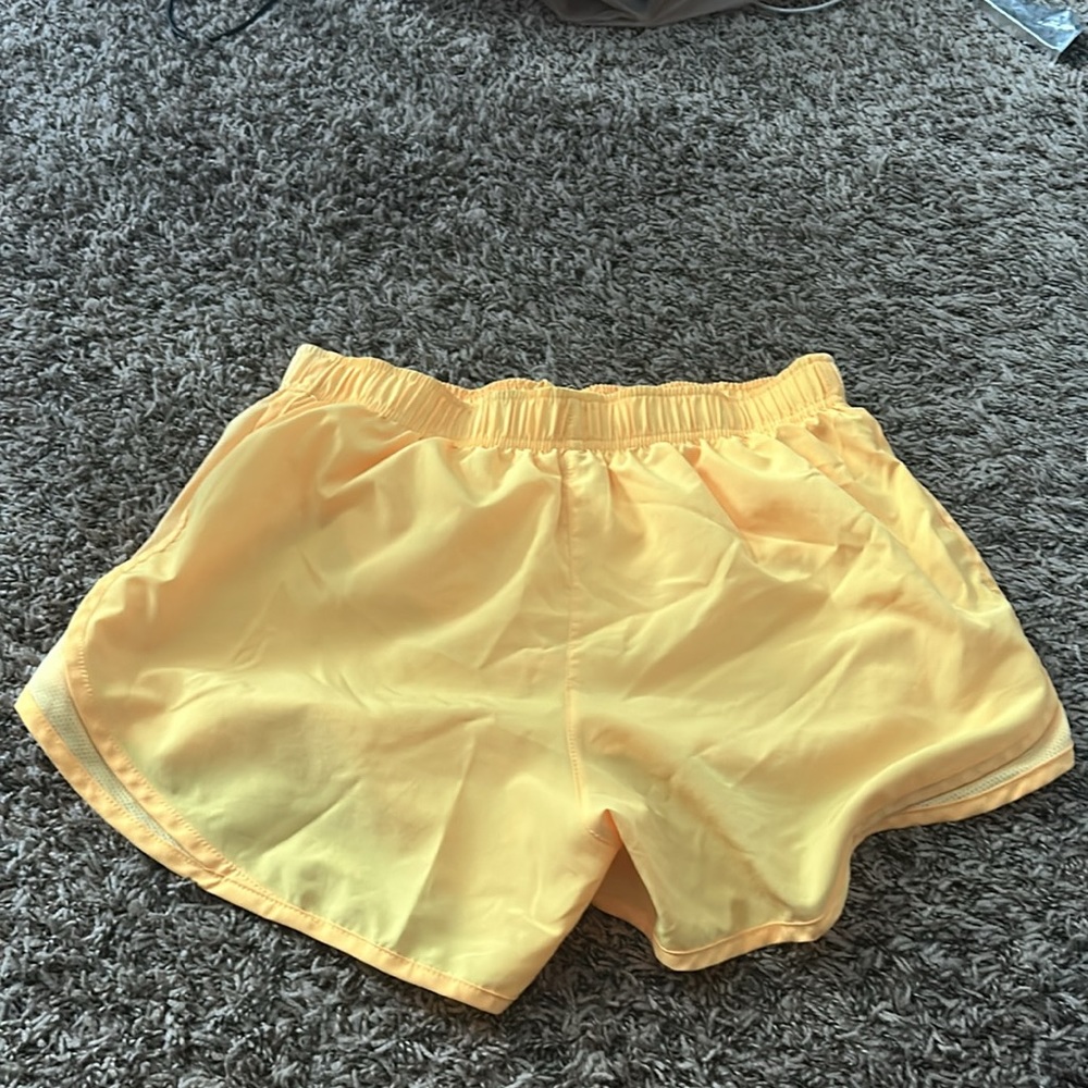NIKE RUNNING SHORTS! - Picture 2 of 3
